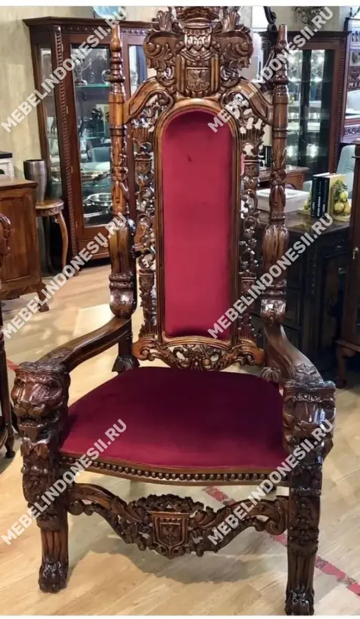 Кресло резное "Лев"  